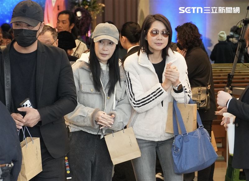 丁寧送別曹西平。（圖／記者趙于瑩攝影）