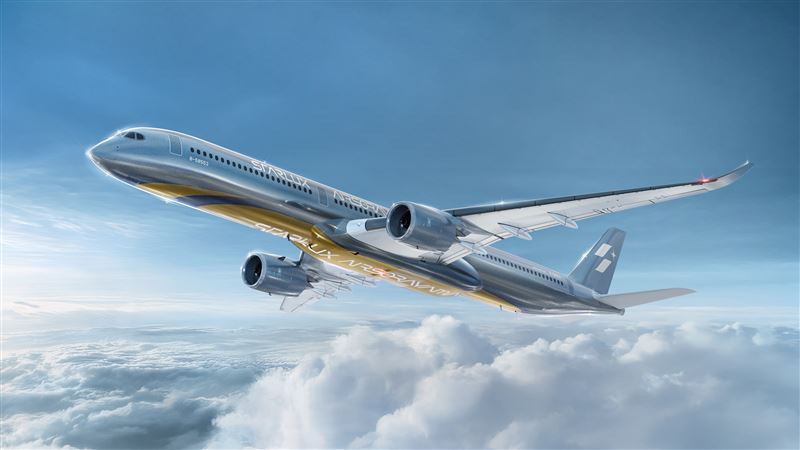 STARLUX AIRSORAYAMA Silver B-58553。（圖／星宇航空提供）