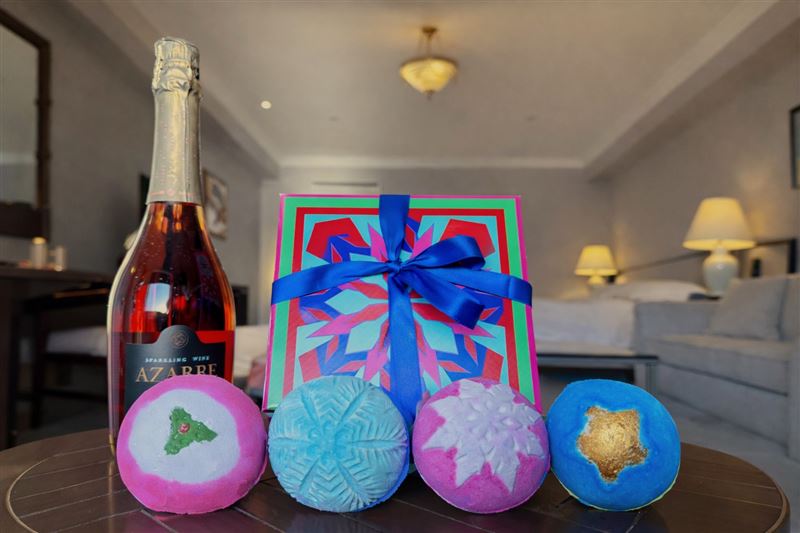 高雄漢來大飯店-情人節住房專案搭贈LUSH泡澡球組。（圖／飯店旅宿業者提供）