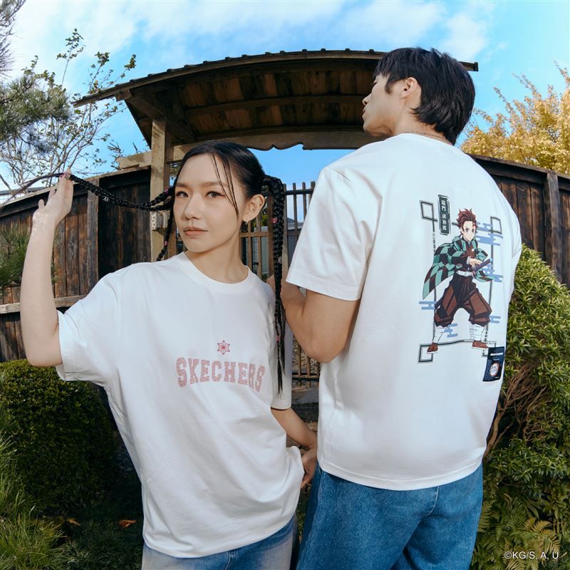 炭治郎短Tee，背後呈現角色印花。（圖／品牌業者提供）