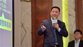 五福旅遊總經理王哲彥指出，2026年目標挑戰百億營收。（圖／五福旅遊提供） 