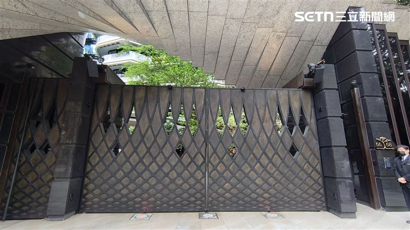 陶朱隱園一蓋就是15年，有著「電梯可進救護車、柯文哲曾在裡面唱歌」等都市傳說，今日終於可以一見廬山真面目。（圖／記者陳韋帆攝影）