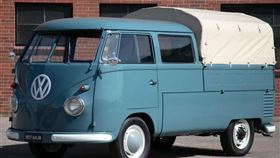 1958年款福斯Kombi箱型貨車（Kombi Type 2 Double Cab）。（圖／翻攝自BRING A TRAILER美國線上汽車拍賣平台）