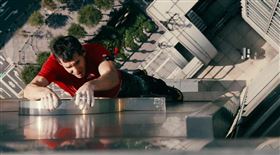 全台320萬素食者嗨翻！霍諾德不吃肉也能練出神級體能，整型外科名醫潘致皓醫師曝光霍諾德選擇植物性飲食重大關鍵。（圖／翻攝自IG @Alex Honnold、翻攝自Netflix Sports
、翻攝自NetfliX、NetfliX提供、潘致皓醫師提供） 