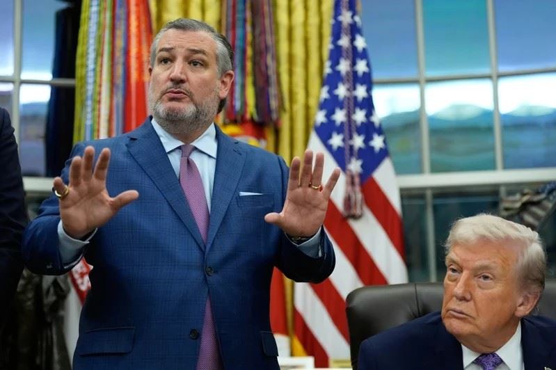 美國共和黨參議員克魯茲（左）與川普。 (資料照/美聯社/達志）