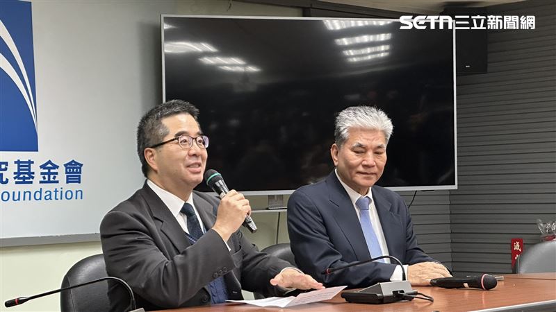 蕭旭岑、李鴻源於國政基金會針對兩岸交流事項召開記者會 （圖／記者詹宜庭攝影）