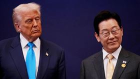 美國總統川普與南韓總統李在明。韓媒披露，早在川普25%關稅震撼的兩週前，美國就寄給了南韓「警告信」，敦促其履行對美投資承諾。（圖／翻攝自X平台 @TheDailyPioneer）