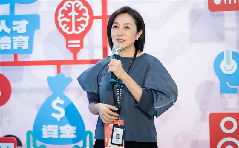 黃韻玲推動北流雲取樣機校園巡迴計畫。（圖／北流提供）