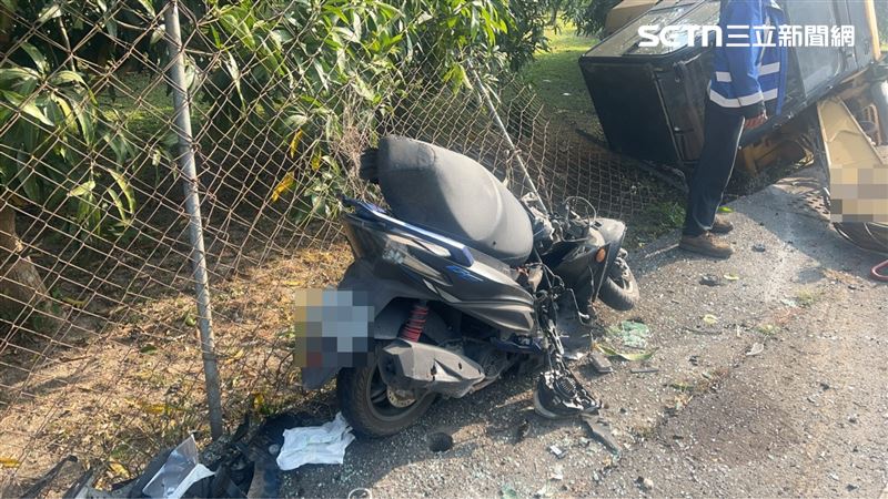 43歲孫姓男騎士遭砸中重傷，當場沒了呼吸心跳，人送醫搶救不治。（圖／翻攝畫面）