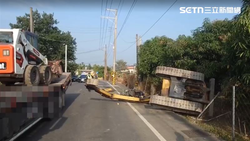 新／屏東嚴重事故！載怪手釀禍…壓死騎士