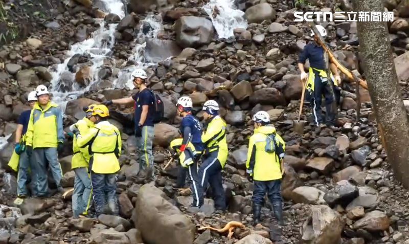 歷經將近2週搜救行動，於8月12日結束搜救，一家五口僅尋獲2人的遺骸。（圖／翻攝畫面）