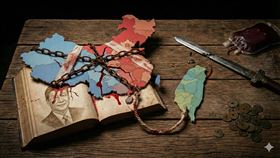 德國墨卡托中國研究中心（MERICS）資深研究員宋高祖在接受《三立新聞網》獨家採訪時分析，台灣問題雖然對習近平來說很煩人，但只要台灣不邁向實質的法理台獨（即他所謂的「癌變」），習近平並無迫切處理的意願，因為動手術本身可能導致「大失血」。（圖／GEMINI生成示意圖）