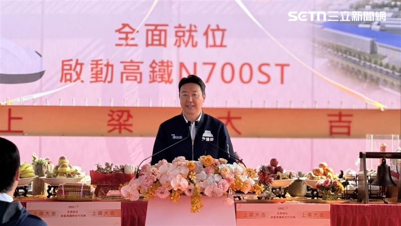 陳世凱表示交通部在規劃與評估過程中，均依照專業與既有制度進行，相關數據並非臨時拼湊。他也直言，賀陳旦過去曾擔任交通部長，對部內運作與數據產製方式相當了解，「如果說現在的數據被美化，那他自己最清楚，他在部長任內，數據有沒有被美化過？我想應該不會。」。（圖／記者李育道攝影）