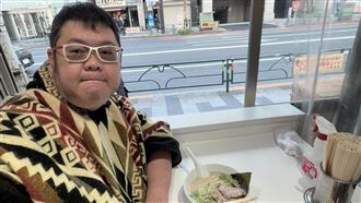 四叉貓怒嗆毛嘉慶：跑來惹我是要我每天挑一件黑歷史幫忙放送？（圖／翻攝自四叉貓臉書）