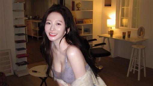 篠崎泫曾「全裸被關狗龍」今爆甜嫁Toyz