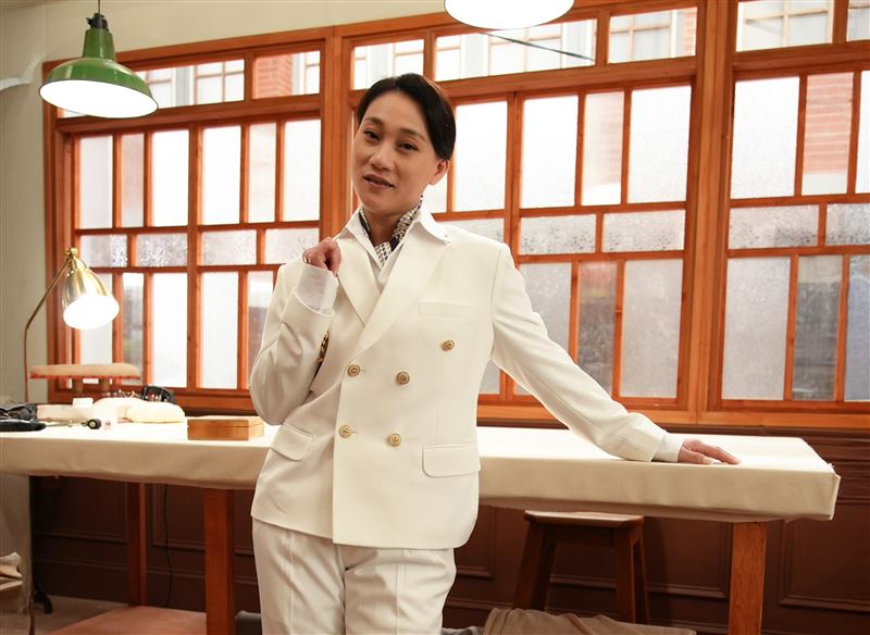 何佩芸透露私下裝扮很有女人味,反而讓大家認不出來。(圖/台視提供)