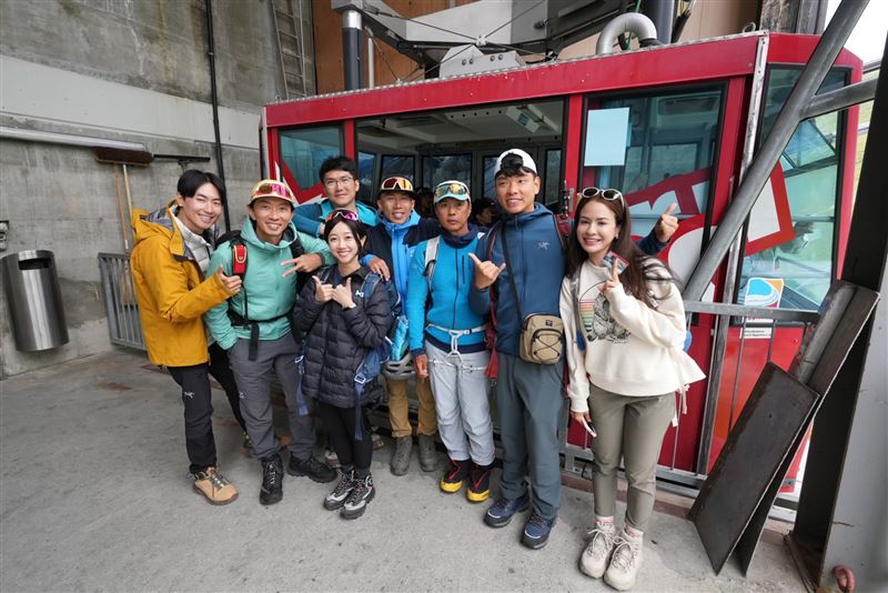 大家原計畫需在6小時內登上海拔4,478公尺的峰頂，每小時都必須抵達既定里程點。（圖／三立提供）