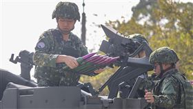 空軍春節加強戰備　35快砲操演空軍第四聯隊28日執行春節加強戰備操演，演練進入防空緊急程序，35快砲裝載彈藥。中央社記者鄭清元攝　115年1月28日