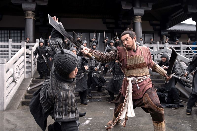 張繼聰《尋秦記》中變瘦，戲服都鬆了。（圖／華映提供）