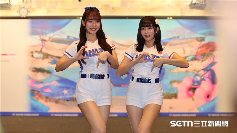 Uni-Girls小美（左）首次入選經典賽啦啦隊CT AMAZE。（圖／記者劉彥池攝影）
