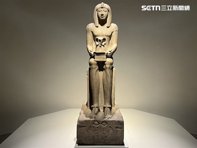 塞提二世王權坐像為大英博物館保存最完整的法老雕像。（圖／記者林昱孜攝影）