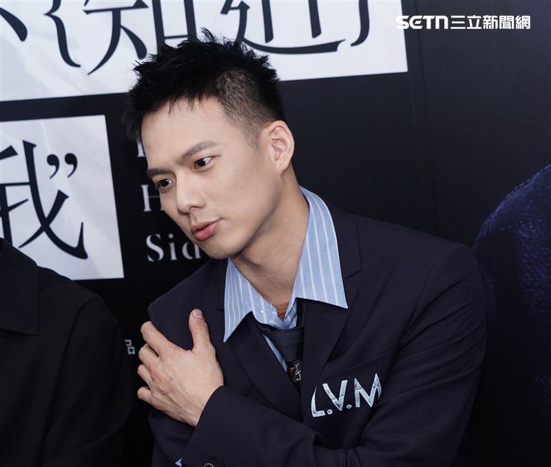 吳念軒右肩撕裂傷，一度舉不起來。（圖／記者趙于瑩攝影）