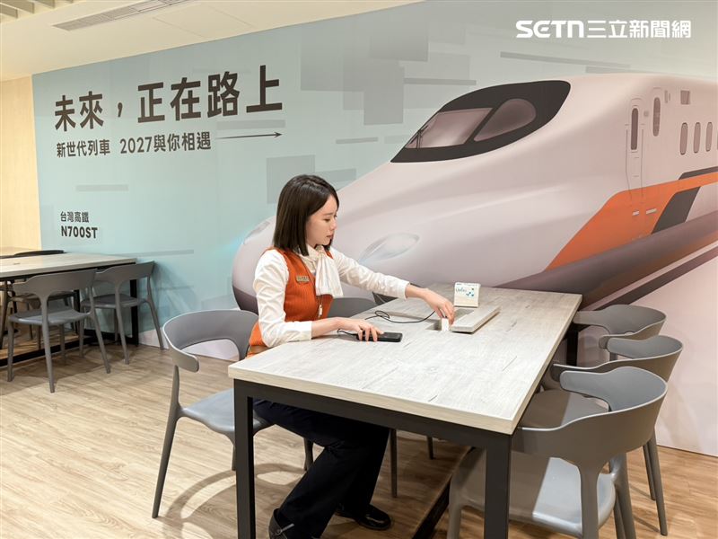 高鐵南區運轉中心「用餐區」空間寬長明亮，駕駛、列車長及服勤員都能自由使用該空間。（圖／記者李育道攝影）