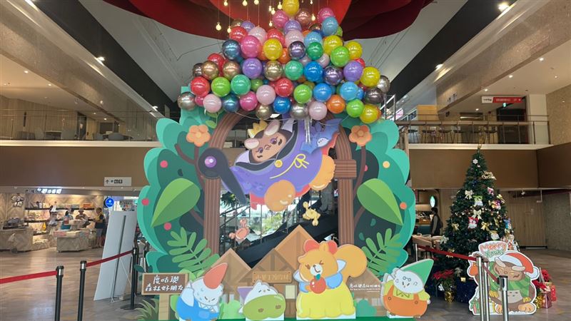 古坑服務區推出「花現度咕氣球派對」特展。（圖／南仁湖育樂提供）