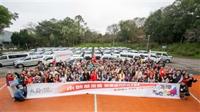 永齡愛心大車隊寒冬送暖再捐出逾兩百輛交通車用行動回應「移動的困難」（業配勿用）