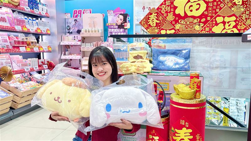 屈臣氏攜手布丁狗以及大耳狗喜拿推出超萌聯名。（圖／品牌業者提供）