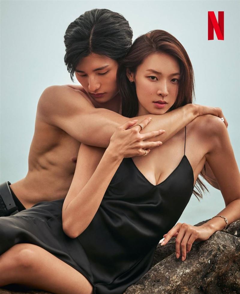 崔美娜秀遊走多位男嘉賓之間，遭封「海后」。（圖／翻攝自Netflix IG）