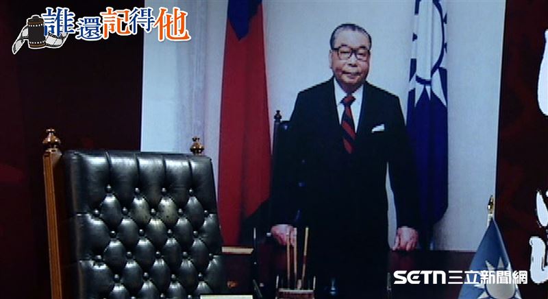 1972年2月22日，辜寬敏在司法行政部調查局局長沈之岳安排下，秘密從日本取道泰國返台，與後來接任行政院長的蔣經國對話。那時的辜寬敏雖身負黑名單身分，卻在對談中展現「八少爺」的傲氣與風骨，當面直言「反攻大陸是不可能的」，並大膽諫言「解除戒嚴」。這場世紀對話，不僅展現他為台灣前途不惜「孤身入虎穴」的膽識，也寫下台灣近代政壇極具爭議與傳奇色彩的一頁。（圖／資料照）