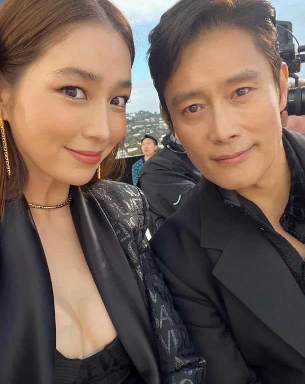 李珉廷(左)於2013年與影帝李炳憲(右)結婚,婚後育有一子一女。(圖/翻攝自IG @216jung)