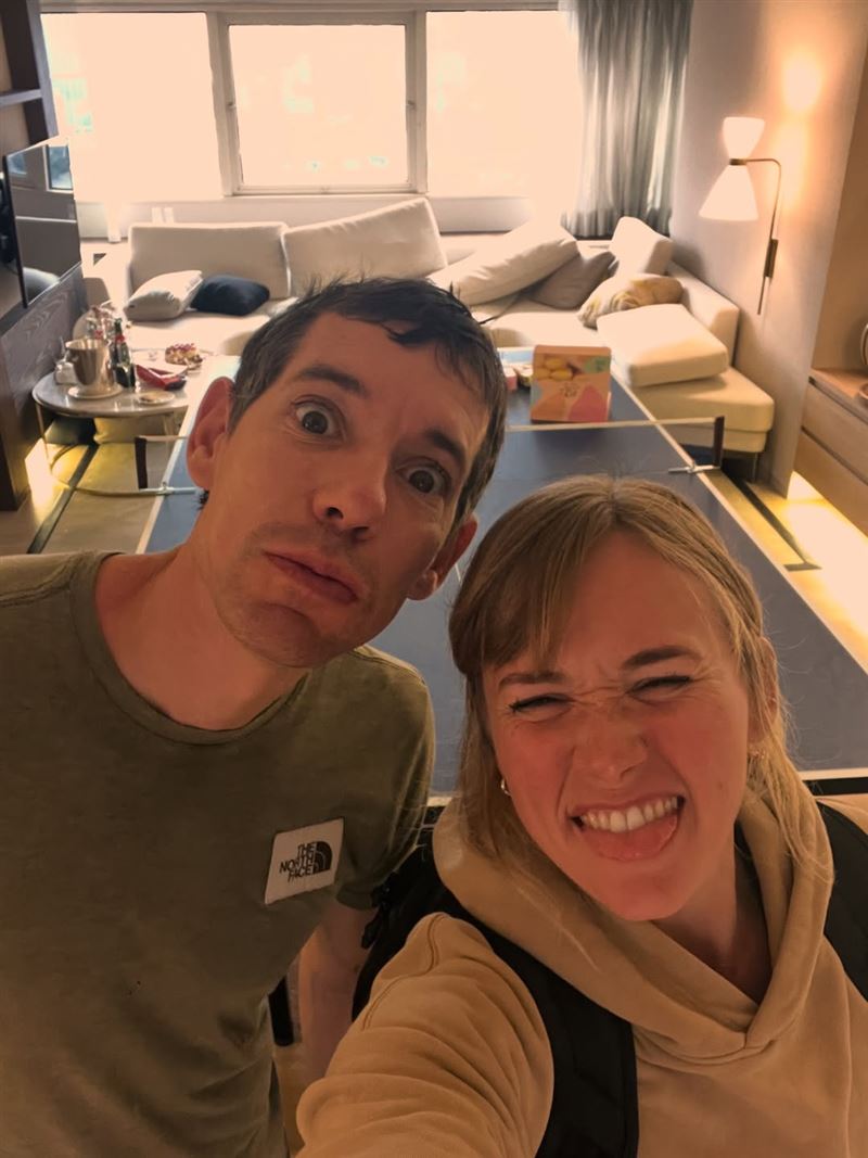 艾力克斯霍諾德(Alex Honnold)的老婆桑妮曬出在台北的照片。(圖/翻攝自IG @sannimccandless)