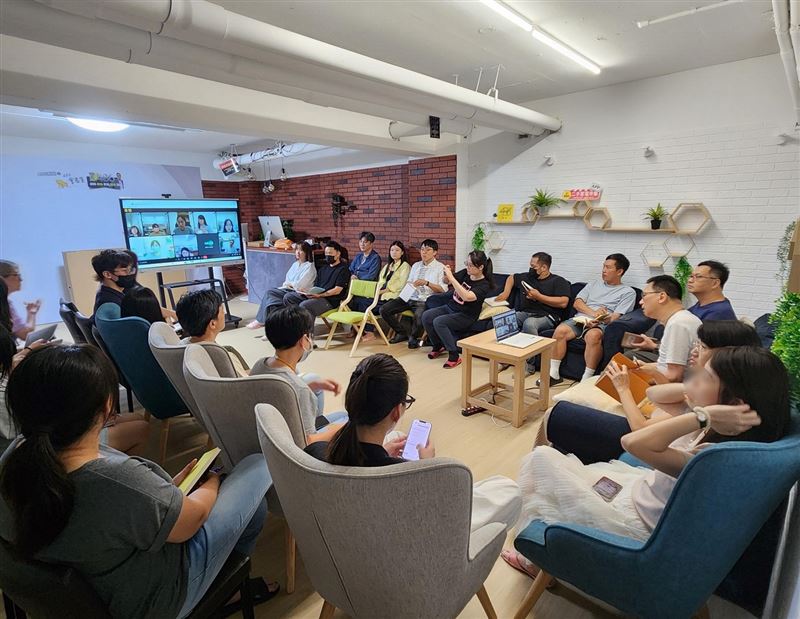 486商務通導入經實際評測與篩選的原廠商用設備，協助企業會議與協作需求。（圖／486團購提供）