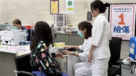 UCC今日上路，已有民眾上門就醫諮詢。（圖／記者簡浩正攝影）