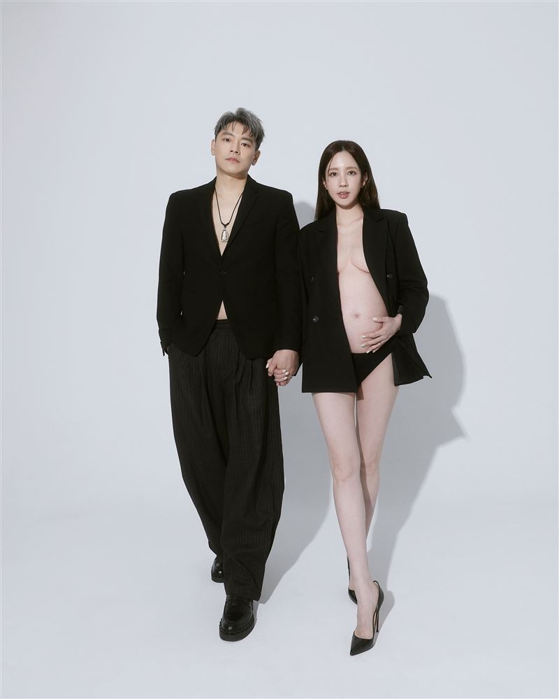 愛雅跟老公互動甜蜜。（圖／愛雅辣呦提供）