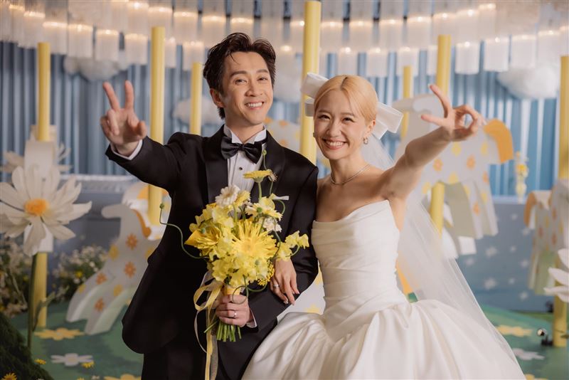 Lulu漢典把馬戲團搬進婚禮現場。（圖／翻攝自臉書）