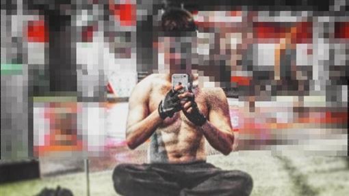 獨／發監當天犯案！割頸男砍人衝國道斷腿