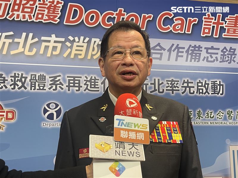 新北市消防局長陳崇岳說明「Doctor Car計畫」。(圖/記者蔣季容攝影)