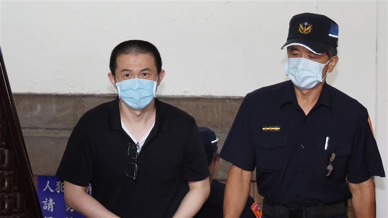 郭哲敏當庭看A片 律師:哪部這麼好看?