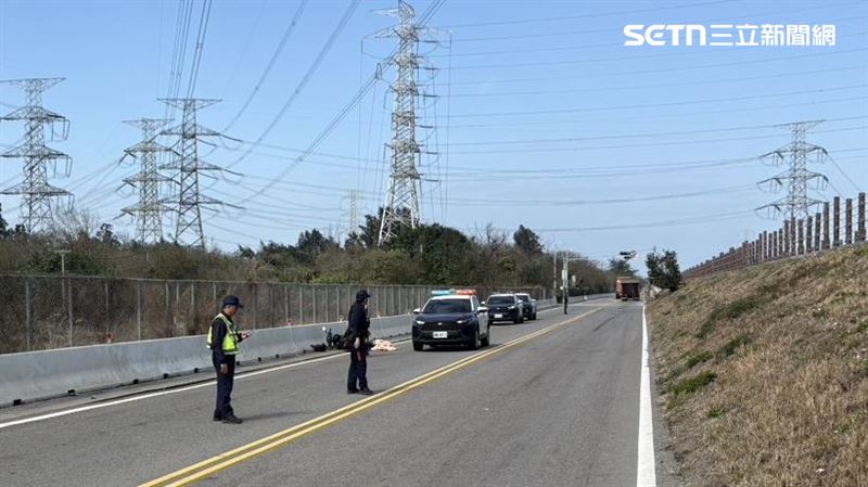 彰化和美鎮發生離奇死亡車禍，一名騎士疑遭車輛輾過爆頭慘死。（圖／翻攝畫面）
