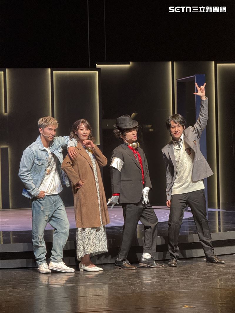 （左起）楊奇煜、方宥心、唐從聖、鎮萬鈞出席果陀音樂劇《生命中最美好的5分鐘》演出記者會 。（圖／記者宋亭誼攝影）