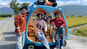 鹿希派（左起）、阿翔、楊繡惠跟張文綺到台東。（圖／民視提供）