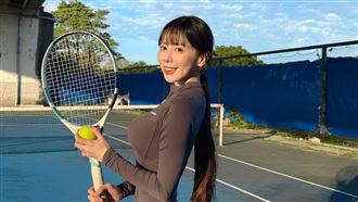 啦啦隊女神球場曬巨乳　魔鬼翹臀身材曝光