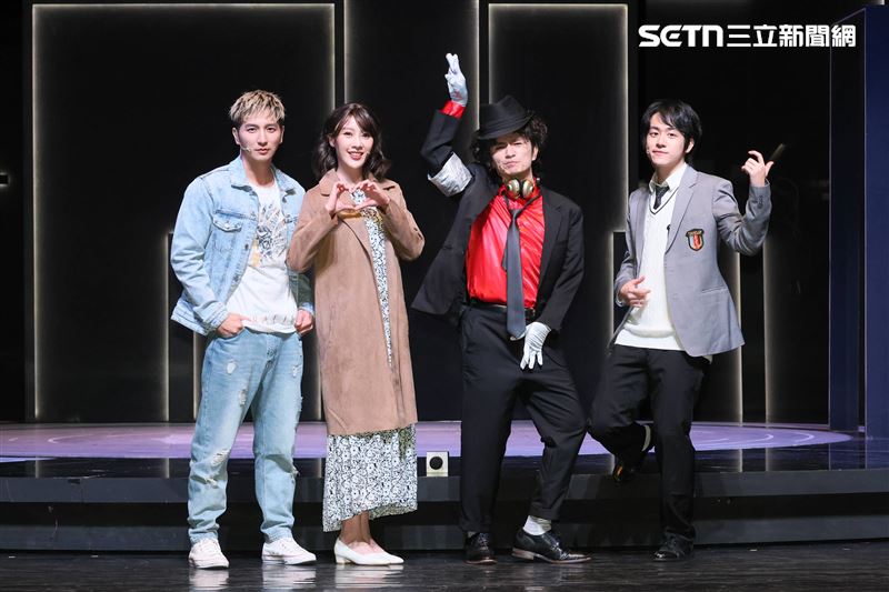 （左起）楊奇煜、方宥心、唐從聖、鎮萬鈞出席果陀音樂劇《生命中最美好的5分鐘》演出記者會 。（圖／記者鄭孟晃攝影）