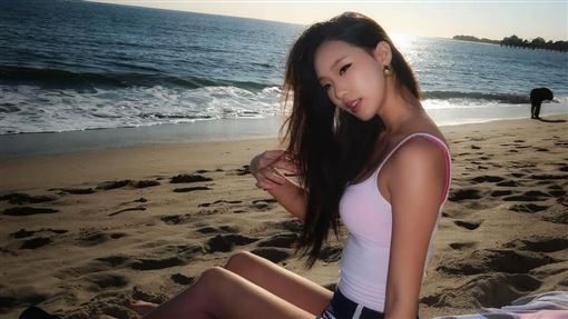 小S大女兒背心透出粉色bra　超兇身材辣翻