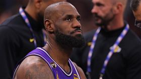 詹姆斯（LeBron James）重返克里夫蘭僅得11分。（圖／美聯社／達志影像）
