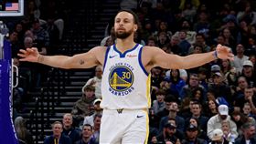 柯瑞（Stephen Curry）生涯得分超越皮爾斯（Paul Pierce）。（圖／美聯社／達志影像）