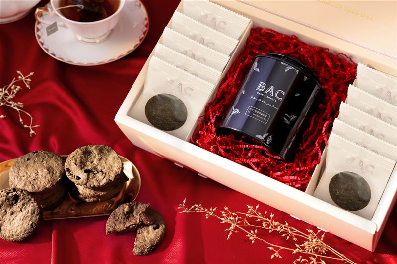 經典午茶禮盒─紅韻紫蘇風味。（圖／品牌業者提供）
